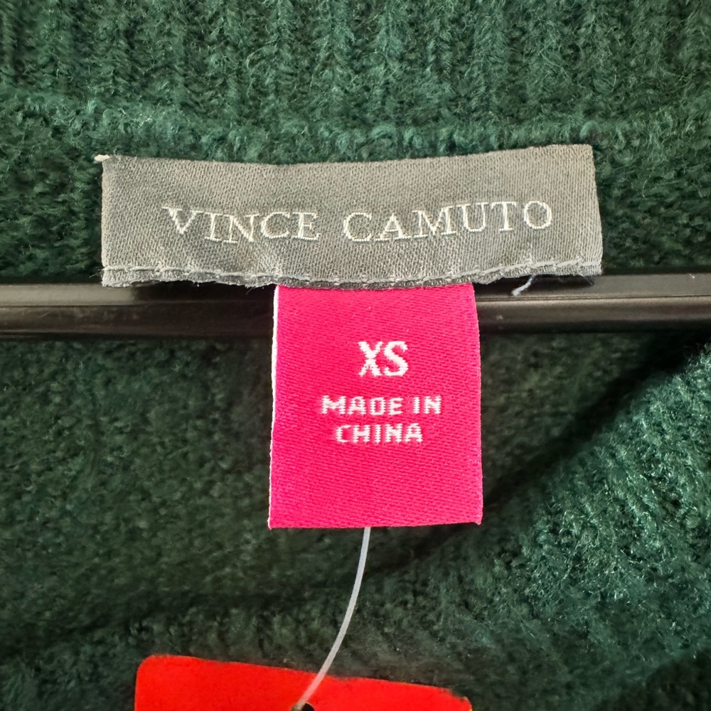 Vince Camuto Forest Green Sweater with Gold Peace Motif - Picture 4 of 8